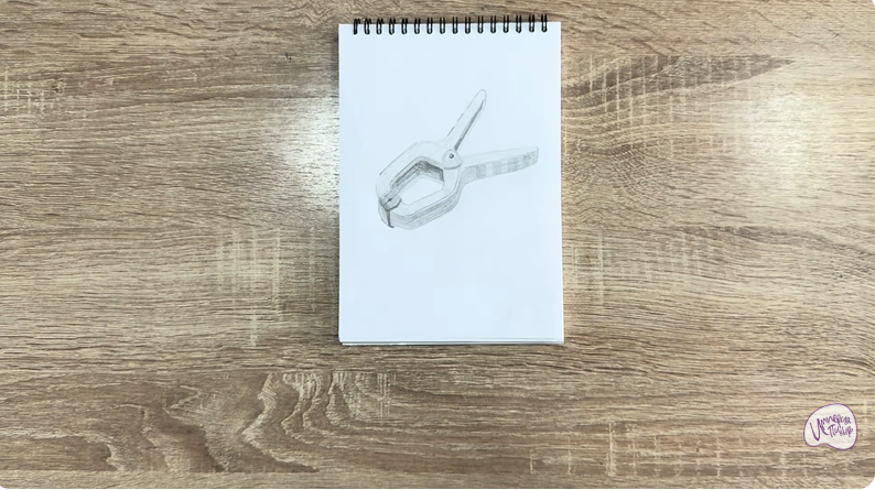 Рисуем Пластиковый зажим