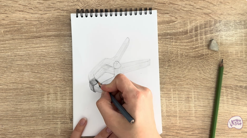 Рисуем Пластиковый зажим