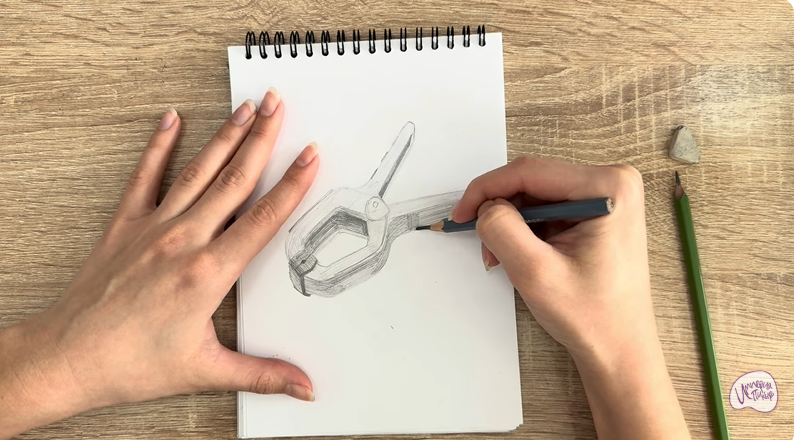 Рисуем Пластиковый зажим