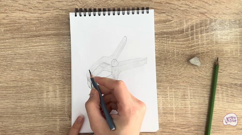 Рисуем Пластиковый зажим