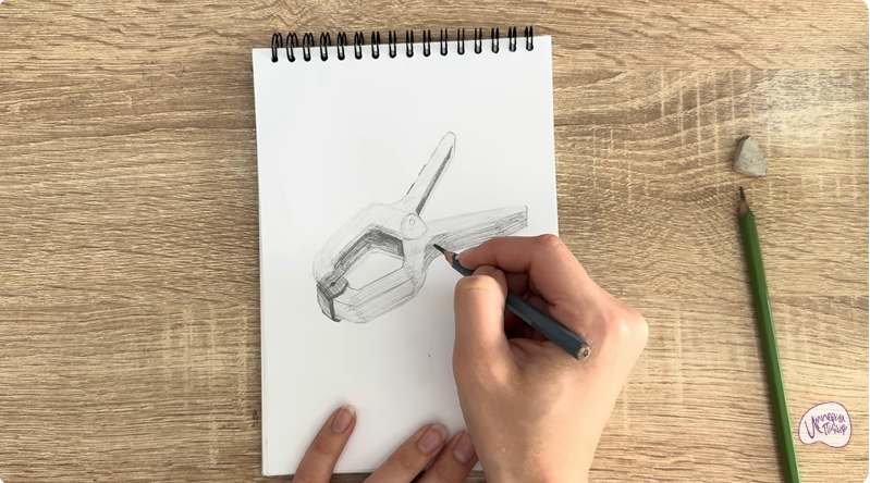 Рисуем Пластиковый зажим