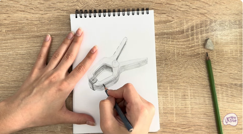 Рисуем Пластиковый зажим